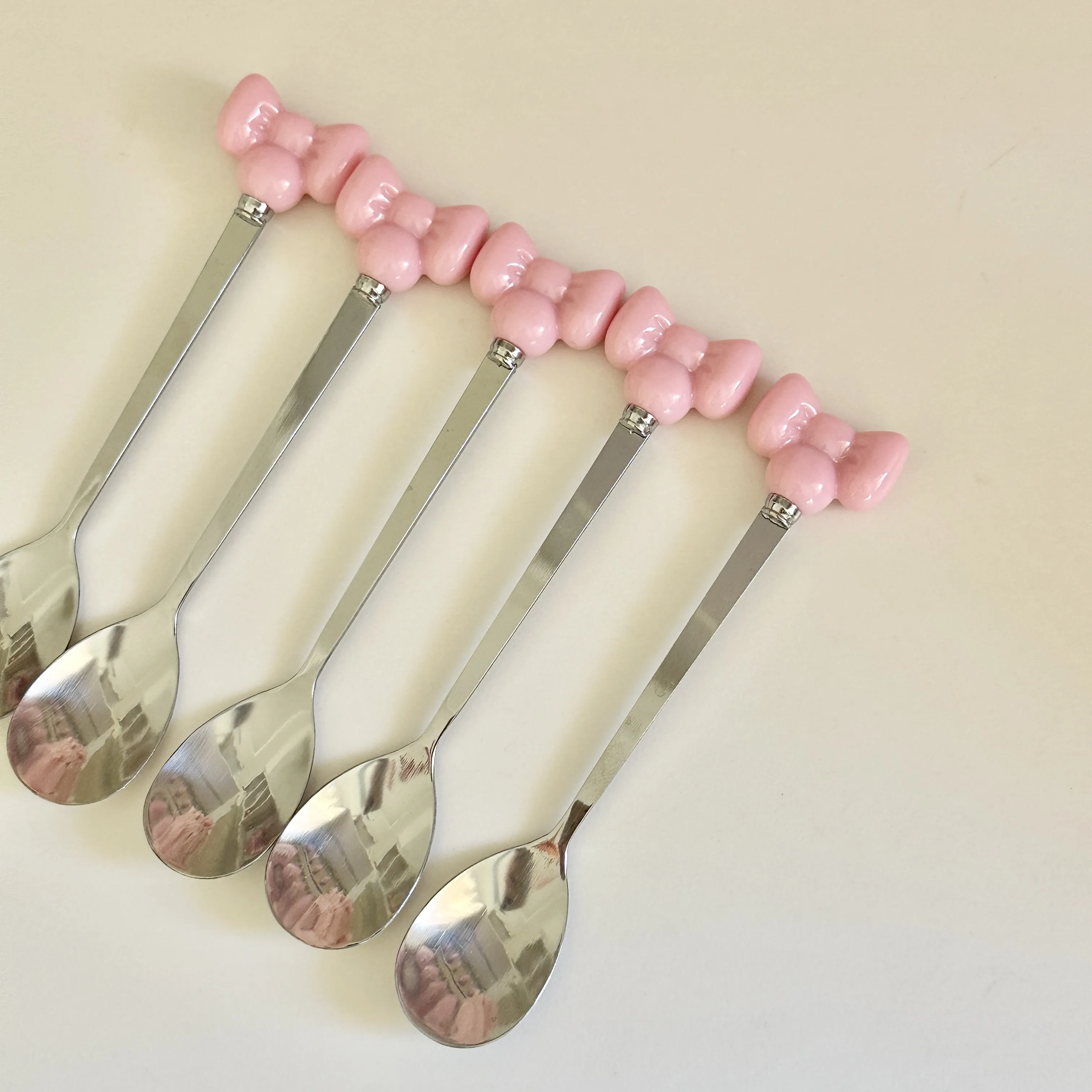 bow spoon