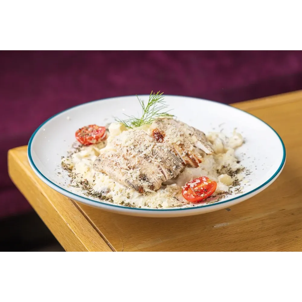 Alfredo fettuccine with chicken photo